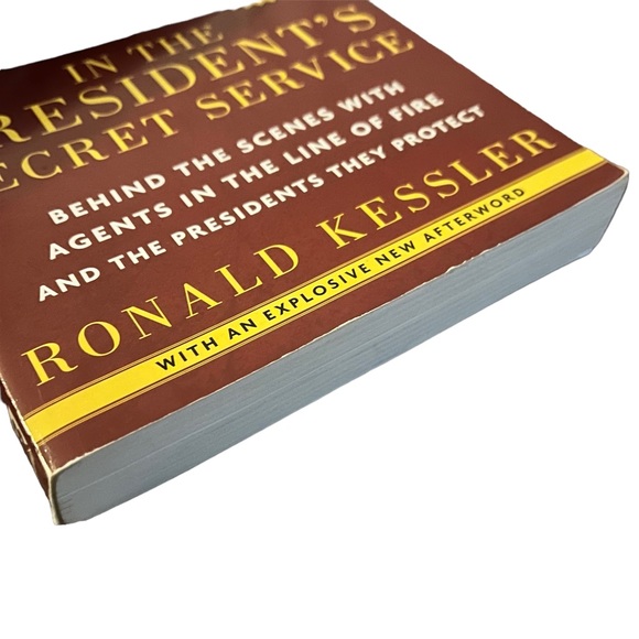 In The President’s Secret Service by Ronald Kessler Glossy Soft-Covered Secrets - Picture 4 of 12